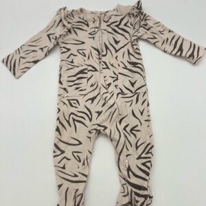 Jessica Simpson Beige One Pice Footed Romper With Pockets 3/6 Months